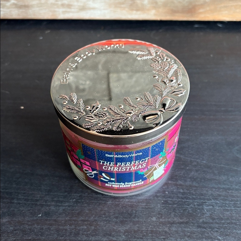Bath & Body Works The Perfect Christmas 3-Wick Candle | Holiday Pine + Cookies 🎄 - Picture 2 of 4